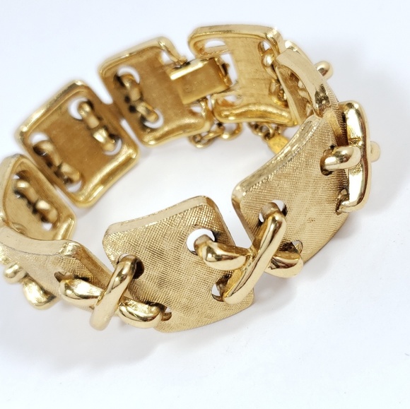 Monet Jewelry - MONET bracelet